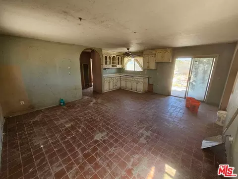 Living - 9646 Blackhawk Trl, Lucerne Valley, CA 92356 photo 1 of 2