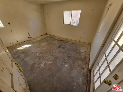 Bedroom - 9646 Blackhawk Trl, Lucerne Valley, CA 92356 photo 2 of 3