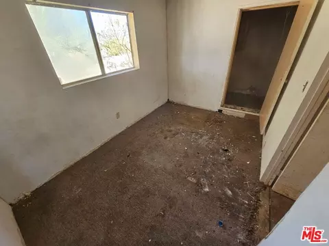 Bedroom - 9646 Blackhawk Trl, Lucerne Valley, CA 92356 photo 1 of 3