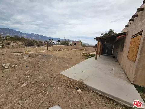 Exterior - 9646 Blackhawk Trl, Lucerne Valley, CA 92356 photo 3 of 6