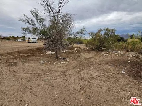 Exterior - 9646 Blackhawk Trl, Lucerne Valley, CA 92356 photo 6 of 6