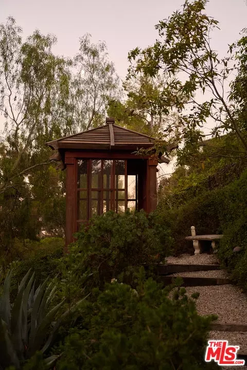 2525 Outpost Dr, Los Angeles, CA 90068