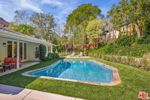 3276 Mandeville Canyon Rd, Los Angeles, CA 90049