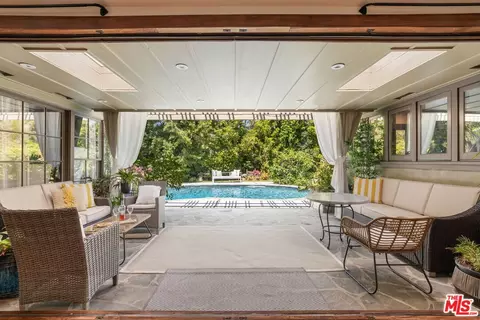 2299 Beverwil Dr, Los Angeles, CA 90034