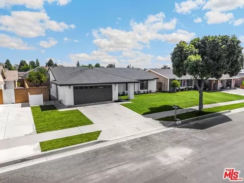 View/Area - 404 E Meadowbrook Ave, Orange, CA 92865 photo 2 of 4