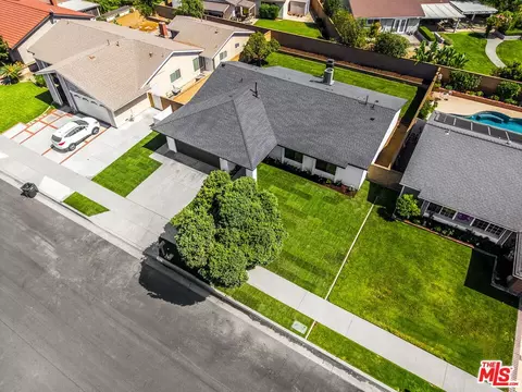 View/Area - 404 E Meadowbrook Ave, Orange, CA 92865 photo 3 of 4