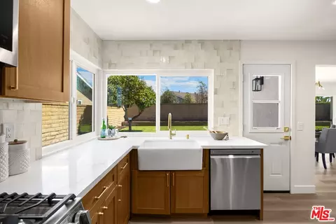 Kitchen - 404 E Meadowbrook Ave, Orange, CA 92865 photo 2 of 4