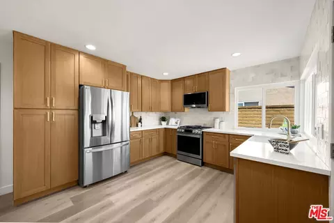 Kitchen - 404 E Meadowbrook Ave, Orange, CA 92865 photo 4 of 4