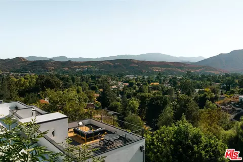 28333 Foothill Dr, Agoura Hills, CA 91301