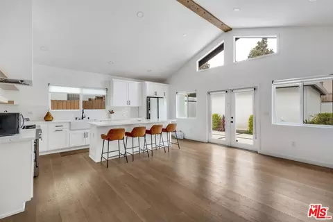 4223 Edgehill Dr, Los Angeles, CA 90008