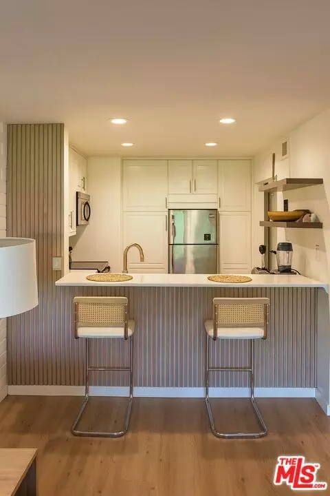 11750 W Sunset Blvd #302, Los Angeles, CA 90049