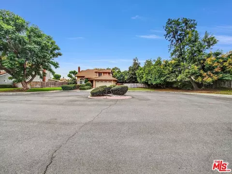 2882 Butte Creek Pl, Ontario, CA 91761 photo 3