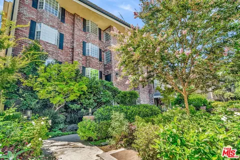 14106 Dickens St #102, Sherman Oaks, CA 91423