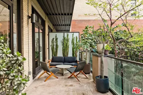 460 S Spring St #201, Los Angeles, CA 90013