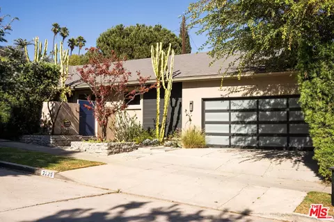 2220 Richland Ave, Los Angeles, CA 90027