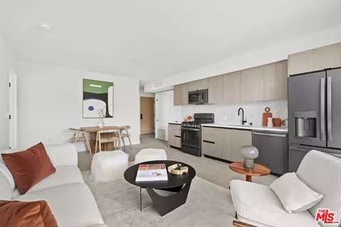 4506 Dockweiler St #203, Los Angeles, CA 90019