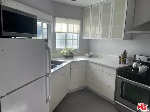 1770 Hauser Blvd, Los Angeles, CA 90019