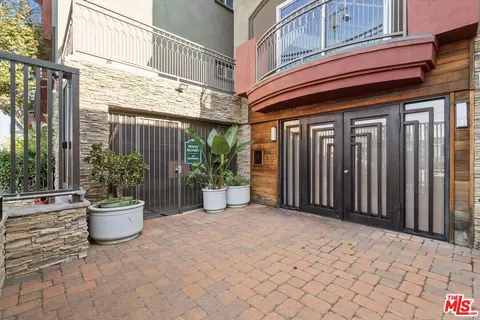 11124 Burbank Blvd #212, North Hollywood, CA 91601