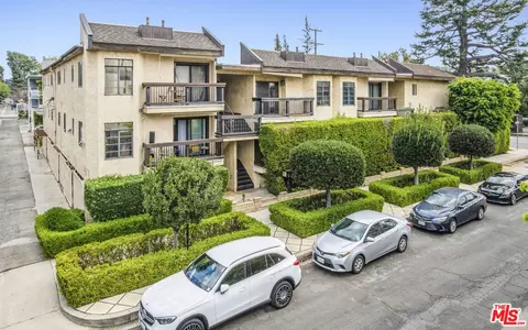13021 Moorpark St, Studio City, CA 91604
