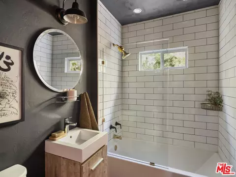 1012 Superba Ave, Venice, CA 90291 photo 32
