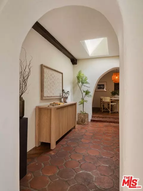 1012 Superba Ave, Venice, CA 90291 photo 3