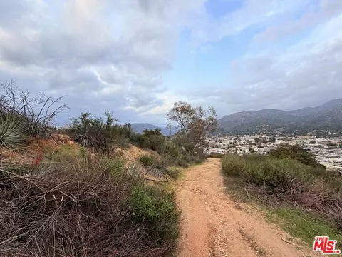 9727 N Estaban Way, Tujunga, CA 91042 photo 3
