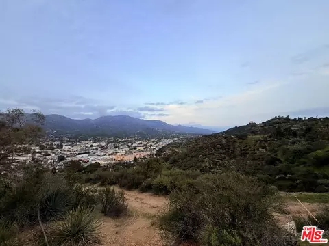 9735 N Estaban Way, Tujunga, CA 91042 photo 4