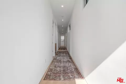 2000 Walnut Ave, Venice, CA 90291 photo 26