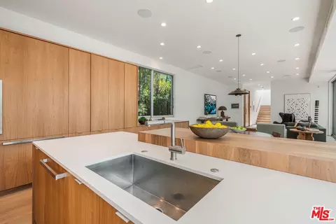 2000 Walnut Ave, Venice, CA 90291 photo 14