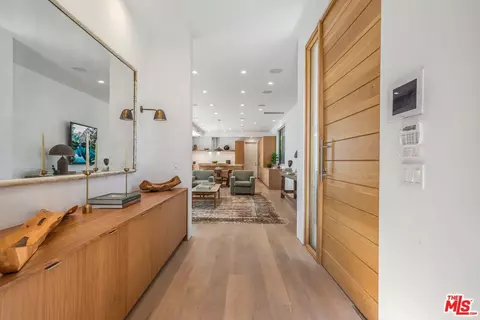 2000 Walnut Ave, Venice, CA 90291 photo 5