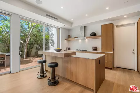 2000 Walnut Ave, Venice, CA 90291 photo 13