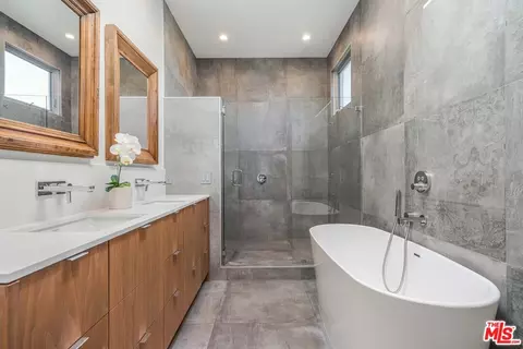 2000 Walnut Ave, Venice, CA 90291 photo 29