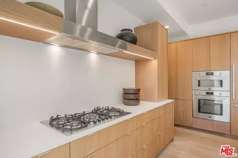2000 Walnut Ave, Venice, CA 90291 photo 9
