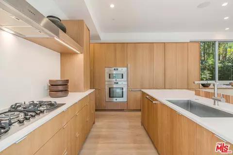 2000 Walnut Ave, Venice, CA 90291 photo 8