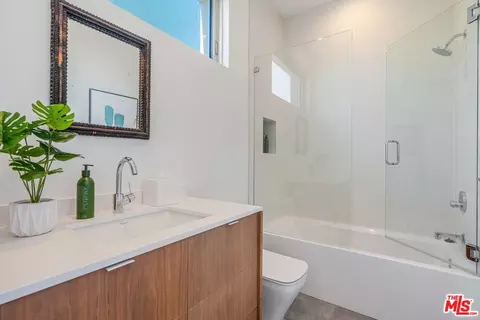 2000 Walnut Ave, Venice, CA 90291 photo 34