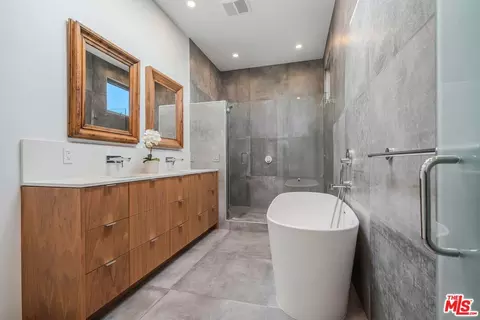 2000 Walnut Ave, Venice, CA 90291 photo 30