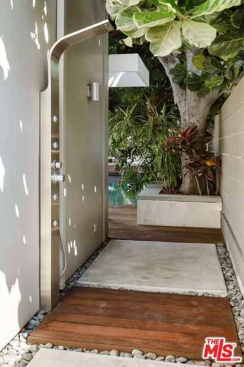 Exterior - 3916 Lemon Ave, Long Beach, CA 90807 photo 14 of 14
