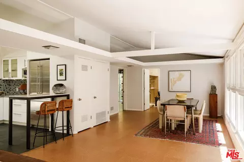 Dining - 3916 Lemon Ave, Long Beach, CA 90807 photo 3 of 3