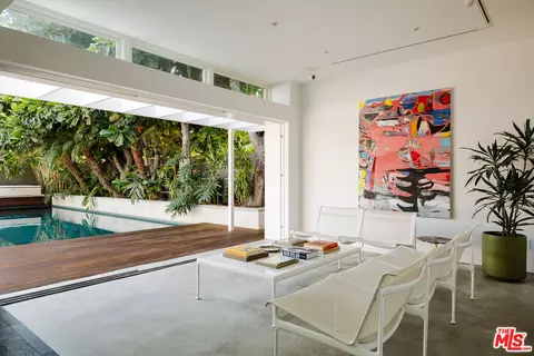 Exterior - 3916 Lemon Ave, Long Beach, CA 90807 photo 6 of 14