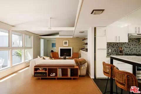 Living - 3916 Lemon Ave, Long Beach, CA 90807 photo 1 of 1