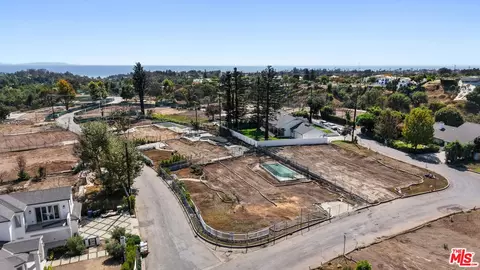1085 Villa Grove Dr, Pacific Palisades, CA 90272