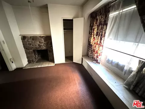 Bedroom - 451 Palm Dr, Glendale, CA 91202 photo 1 of 2