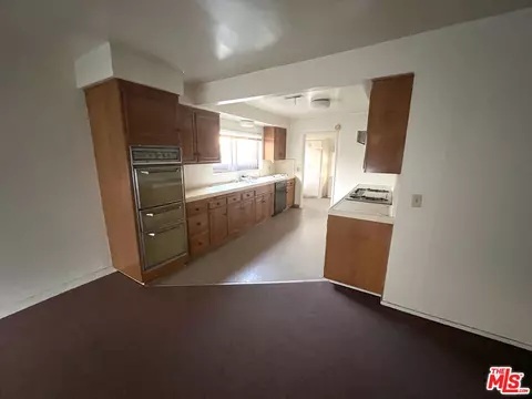 Kitchen - 451 Palm Dr, Glendale, CA 91202 photo 5 of 5