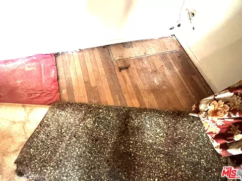 Entry Way - 451 Palm Dr, Glendale, CA 91202 photo 1 of 2