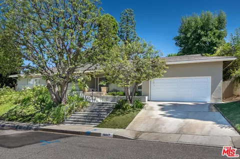16617 Park Lane Cir, Los Angeles, CA 90049