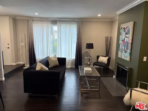 5644 Etiwanda Ave #7, Tarzana, CA 91356