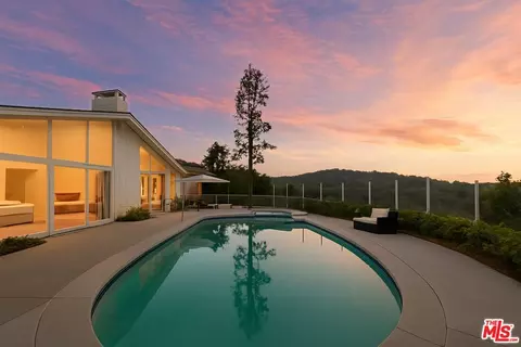 11671 Dona Alicia Pl, Studio City, CA 91604