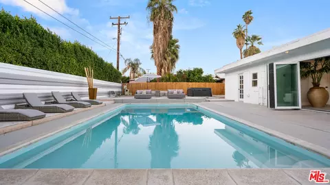 657 S Highland Dr, Palm Springs, CA 92264