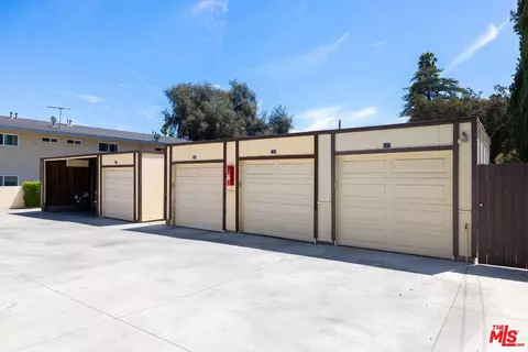 Exterior - 687 E Orange Grove Blvd, Pasadena, CA 91104 photo 3 of 4