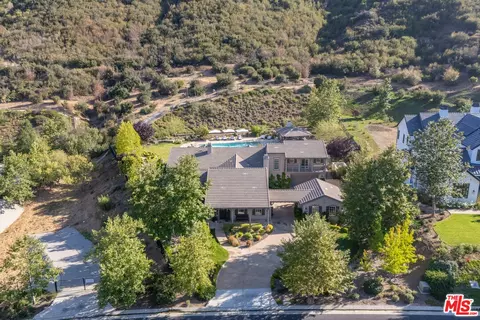 2052 Shadow Creek Dr, Agoura Hills, CA 91301